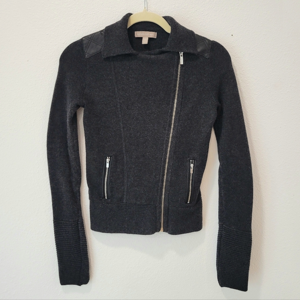Banana Republic Moto Sweater Womens XS Gray Wool Blend Faux Leather Shoulder